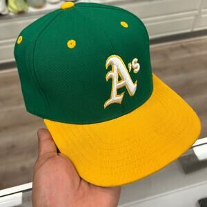 vintage Oakland Athletics MLB Green Yellow Snap Back Hat Cap OSFA B10